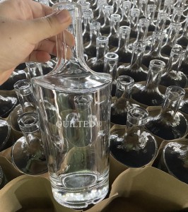 China 500 ML 700 ML 750 ML DECANTER LOLA Glass Bottles Manufacturer and Company | QLT