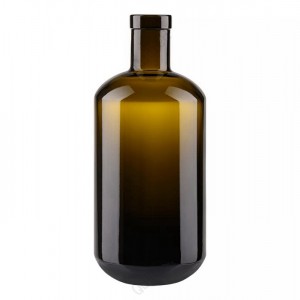 700 ml PACHO clear or amber glass bottle with cork