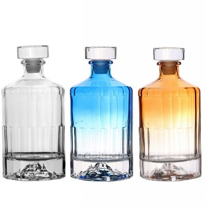 Custom 500 ml clear liquor glass bottle with cover