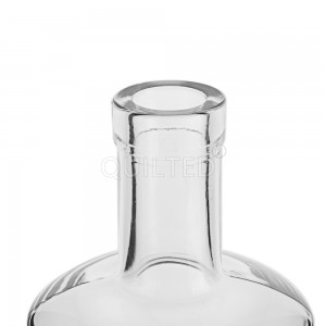 China 700 ml Round Clear Liquor GLass Vodka Bottle Manufacturer and Company | QLT