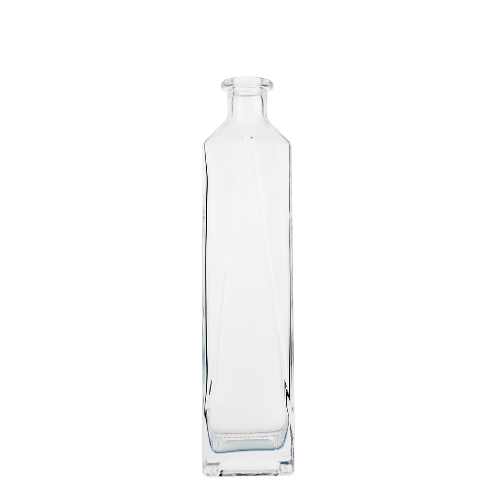 China Wholesale 750 Wine Bottle Factories Pricelist- Custom 750 ml liquor glass bottle with cork  – QLT