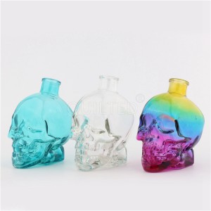 Skull shape liquor glass whisky bottle with lid