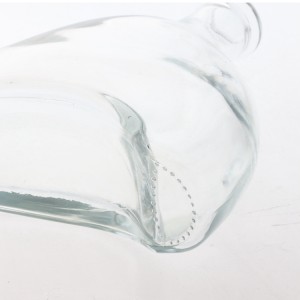 China 700ml Clear Whiskey XO Glass Bottle Manufacturer and Company | QLT