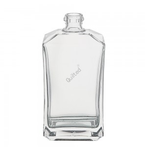 China 500 ml square shappe clear liquor glass whisky bottle Manufacturer and Company | QLT