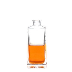 China 500ml Clear Square Liquor Glass Bottles Manufacturer and Company | QLT