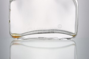 China 500ml flat shape clear liquor glass whisky bottle Manufacturer and Company | QLT