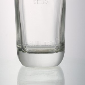 China China Deisgn round 500 ml liquor glass gin bottle with cork Manufacturer and Company | QLT