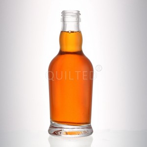 China Small capacity 200 ml clear liquor glass gin bottle with screw Manufacturer and Company | QLT