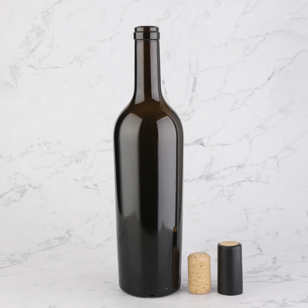 High-Quality Cheap Whisky Drinking Bottle Manufacturers Suppliers- 750 ml amber color glass bottle with cork  – QLT