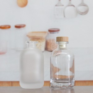 Design unique shape liquor glass vodka bottle